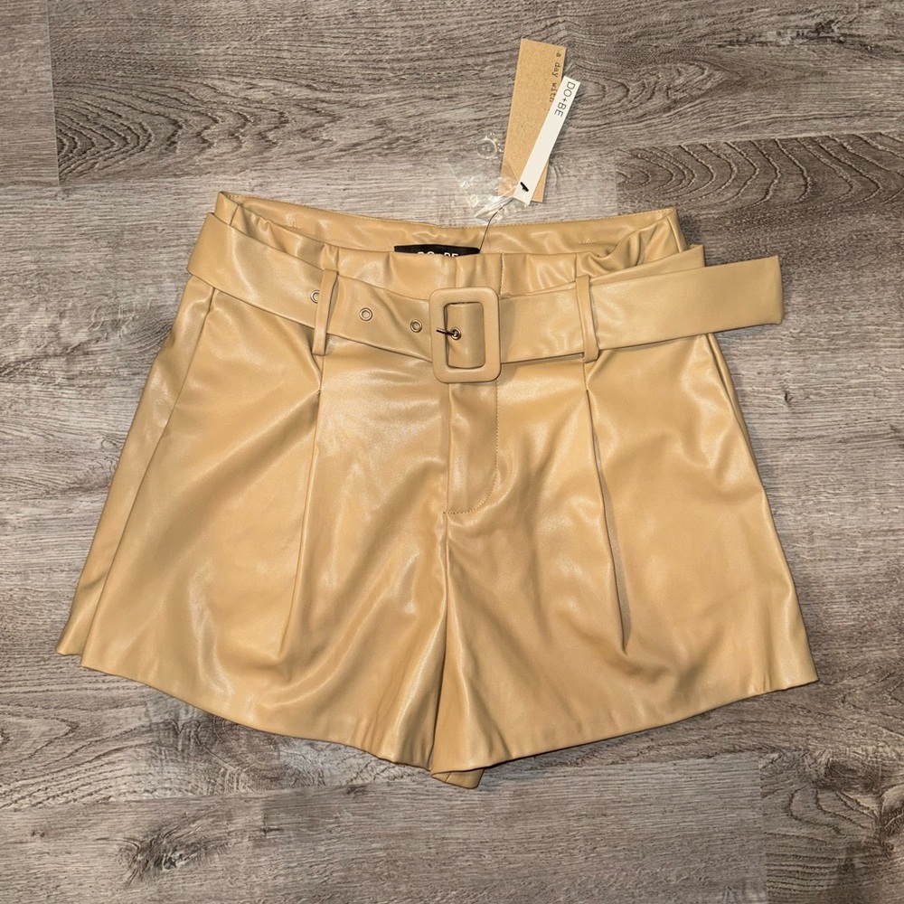 DO+BE leather shorts